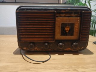 Radio Retro Marrón y Negra