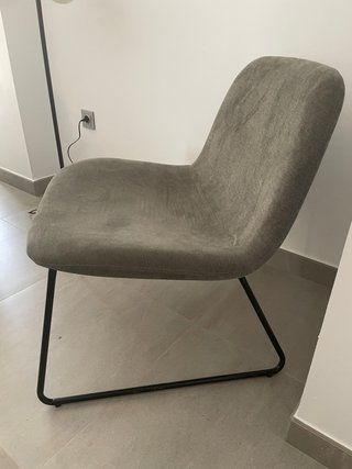 Sillón tapizado verde oliva