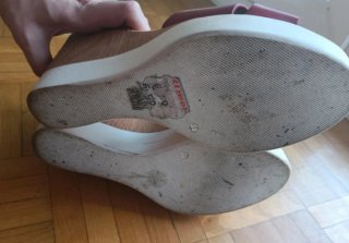 Sandalias rojas con tacón