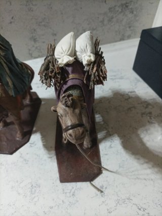 Figuras Belén: 1 camellos con figura.
