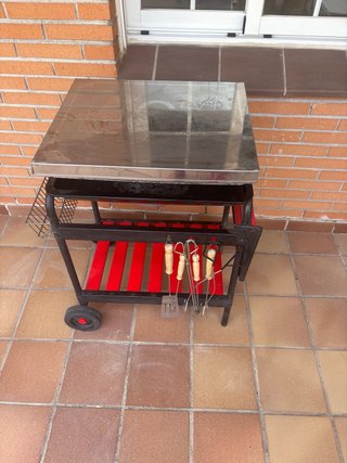 Barbecue portatile nero e rosso