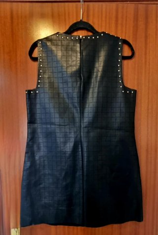 Vestido corto Zara negro tachuelas