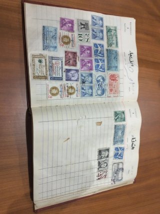 Cuaderno con colección de sellos