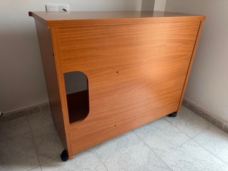 Escritorio de madera con cajón y ruedas