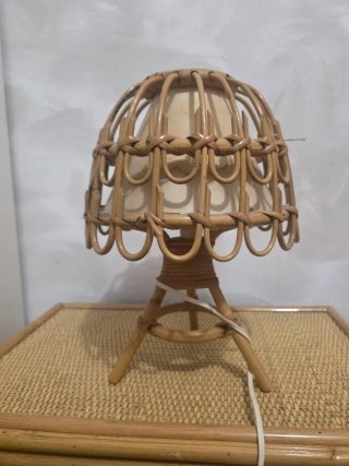 Conjunto de armario de mimbre con espejos