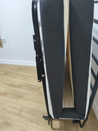 Cama Plegable con Ruedas