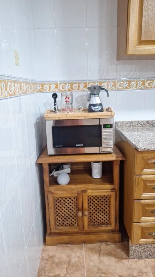 Mini estantería de madera