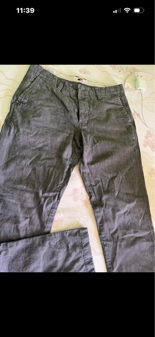 Pantalón gris