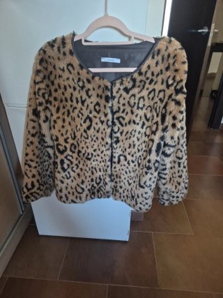 Chaqueta pelo sintético leopardo