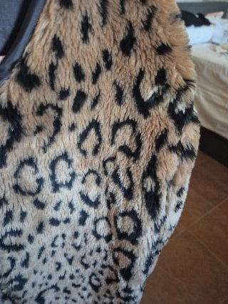 Chaqueta pelo sintético leopardo