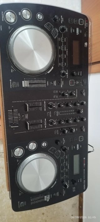 Controlador DJ Pioneer XDJ-AERO