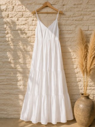 Abito lungo bianco estivo con spalline