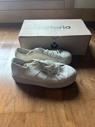 Zapatillas Victoria plataforma beige