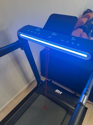 Cinta de correr BH plegable negra con luz