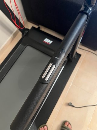 Cinta de correr BH plegable negra con luz