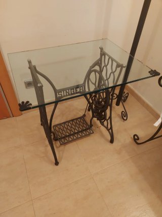 Conjunto hierro forjado ( diván, mesa c y perchero