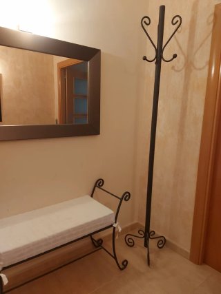 Conjunto hierro forjado ( diván, mesa c y perchero