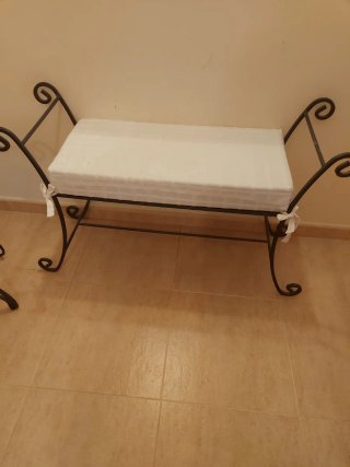 Conjunto hierro forjado ( diván, mesa c y perchero