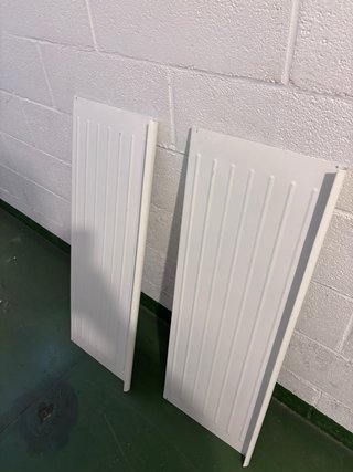 Scaffali metallici bianchi per scarpe Ikea