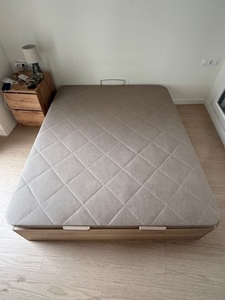 Canapé abatible con arcón de madera