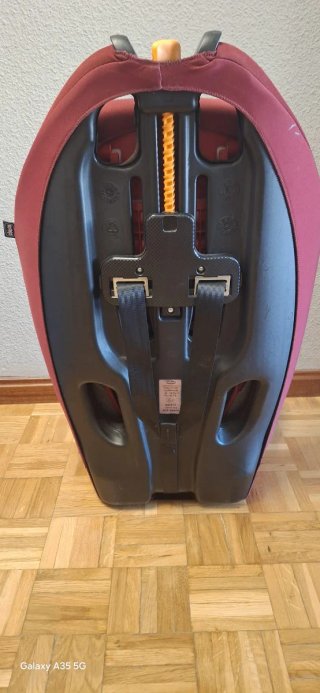Silla de coche Chicco color burdeos