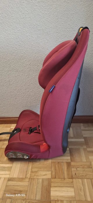 Silla de coche Chicco color burdeos