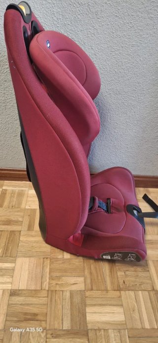 Silla de coche Chicco color burdeos