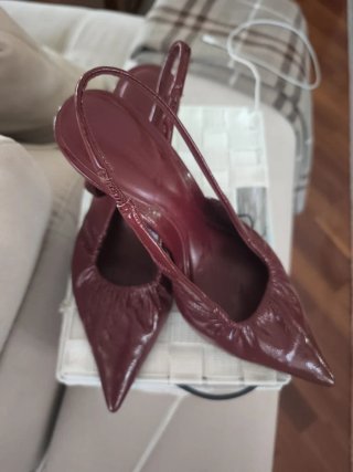 Zapatos de tacón Stradivarius rojos