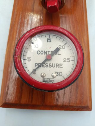 ANTIGUO VISOR NIVEL Y MANÓMETRO PRESIÓN