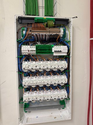 Instalacióny mantenimiento electrico y averias.