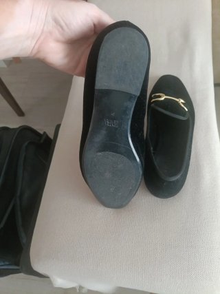 Zapatos Zara Negros con Hebilla Dorada