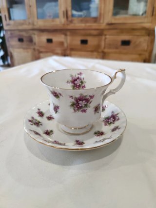 Taza y platillo Royal Albert Sweet Violets