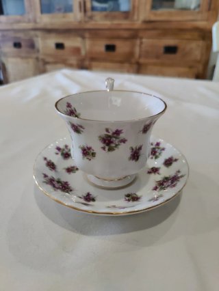 Taza y platillo Royal Albert Sweet Violets