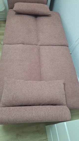 Sofá Cama Rosa Tela y Madera
