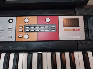 Teclado Yamaha PSR-F50