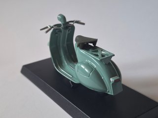 Modellino Vespa 125 "U" (1953); Maisto; 1/18