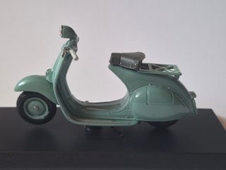 Modellino Vespa 125 "U" (1953); Maisto; 1/18