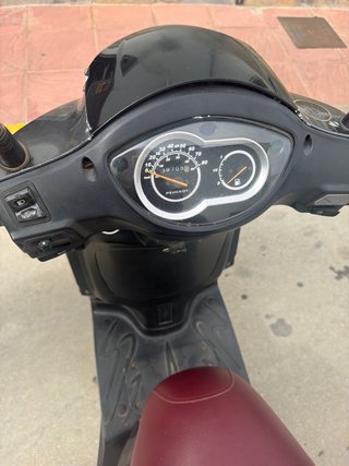 Peugeot Tweet 49 Scooter Gris/Burdeos