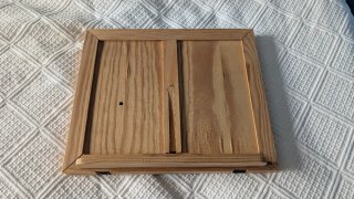 Atril de madera antiguo