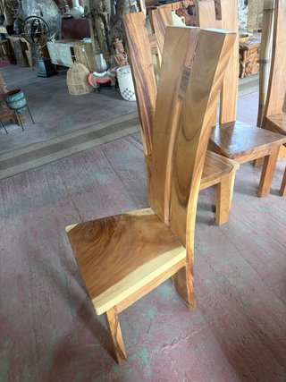 Silla de diseño madera Suar