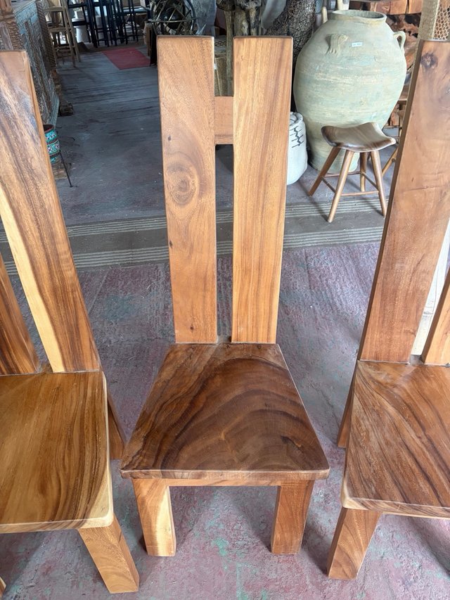 Silla de diseño madera Suar