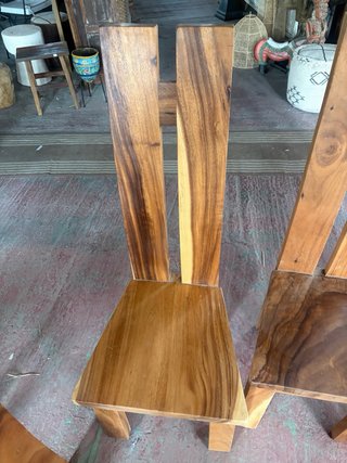 Silla de diseño madera Suar