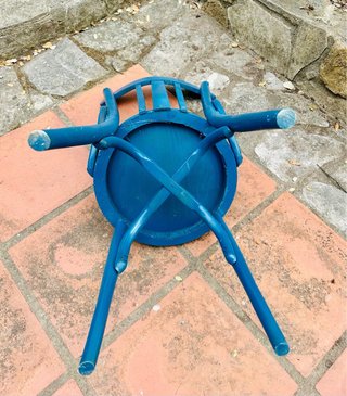 Sedia stile Thonet in legno blu curvato