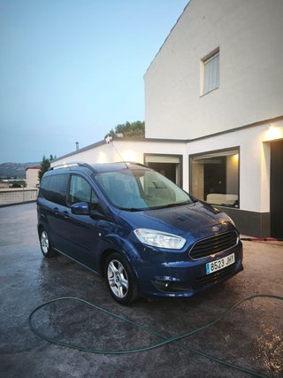 Ford Transit Courier 2015