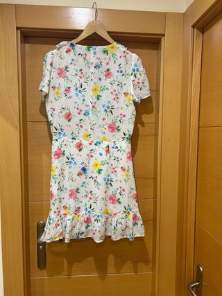 Vestido corto floral Mango