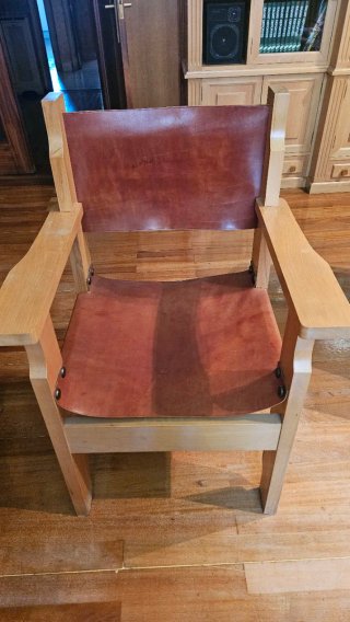 Mesa y Sillones de haya maciza y cuero