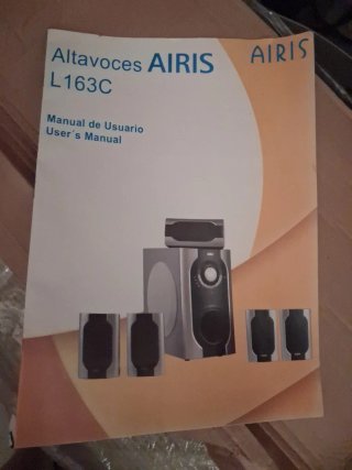 Altavoces Airis Negro/Plata con su manual