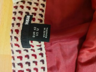 Falda H&M cuadros blanco, rojo y negro
