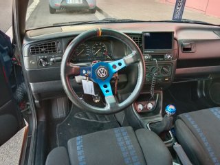 Golf GTI del 93 se cambia por coche con pegatina