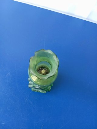 Piccolo lume vintage in vetro verde
